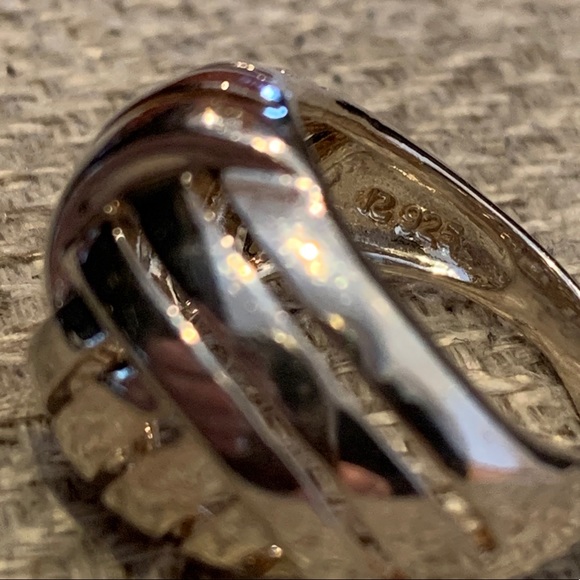 Love Knot Ring - Picture 9 of 9